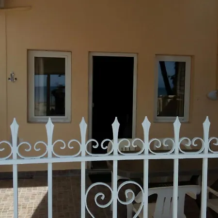 On The Beach Studio Artemida  Exterior photo